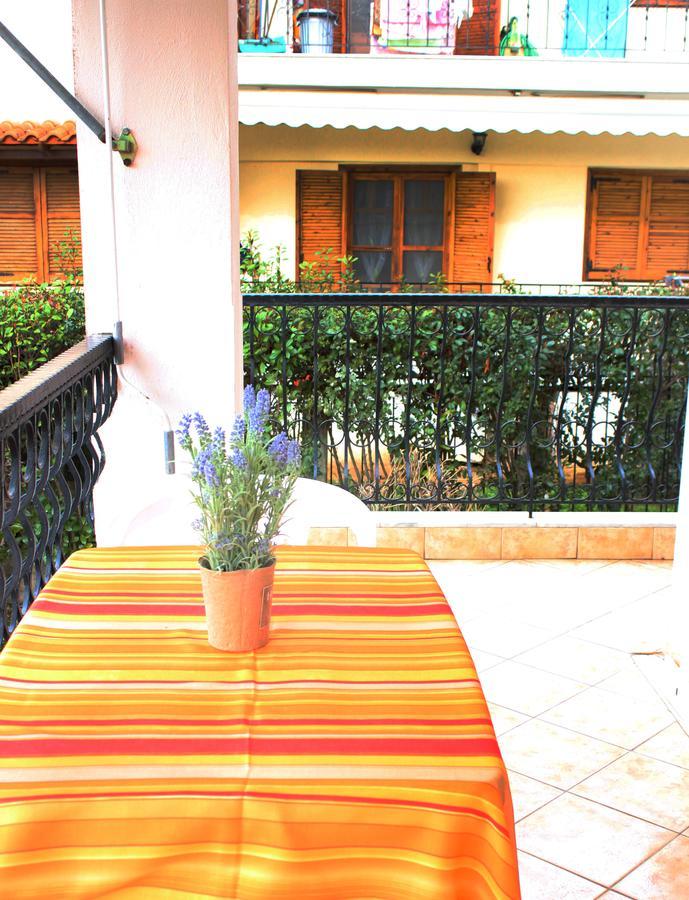 Souzana Rooms Nea Plagia Esterno foto
