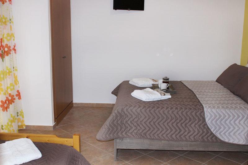 Souzana Rooms Nea Plagia Esterno foto